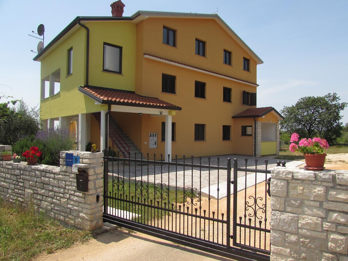Apartments Goga Umag Eksteriør bilde